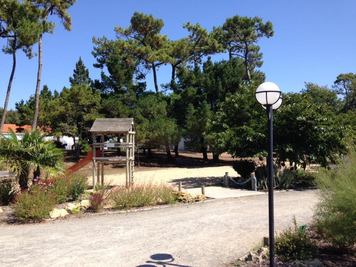 Ulvf Les Hibiscus Hotel Saint-Jean-de-Monts Exterior photo